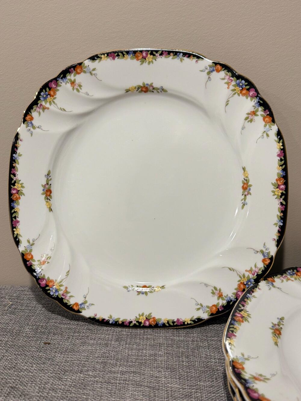 Vintage Ranmaru Romance 0992 Dinner Plates Set of 5 Japan Floral Gold Trim China